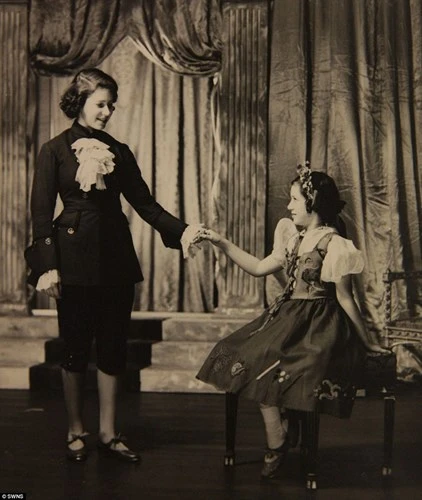 Ảnh mới công bố: Nữ hoàng Elizabeth thời xuân sắc ảnh 12